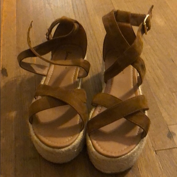 Shoes - Picture 2 of 3